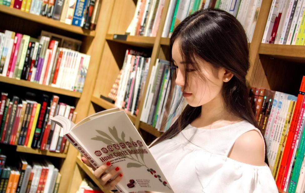 女生适合的高薪专业就业排名,女生就业前景好的薪资高的专业