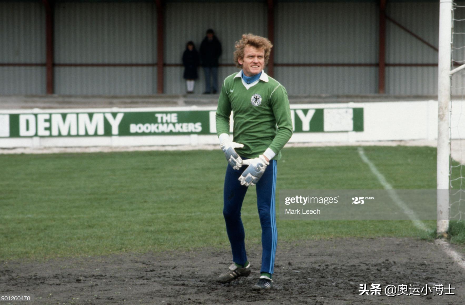 诺伊尔现役视频,诺伊尔为什么被称作进攻型门将