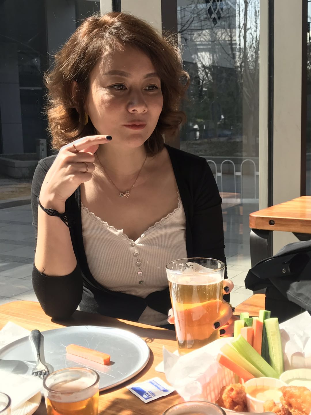 哥现在改喝精酿啤酒了