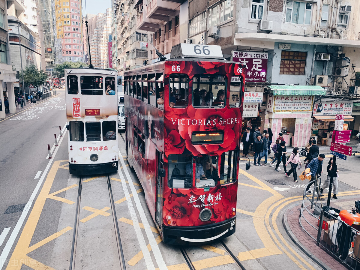 中国人走在中国的土地上，别怂，十年后香港见