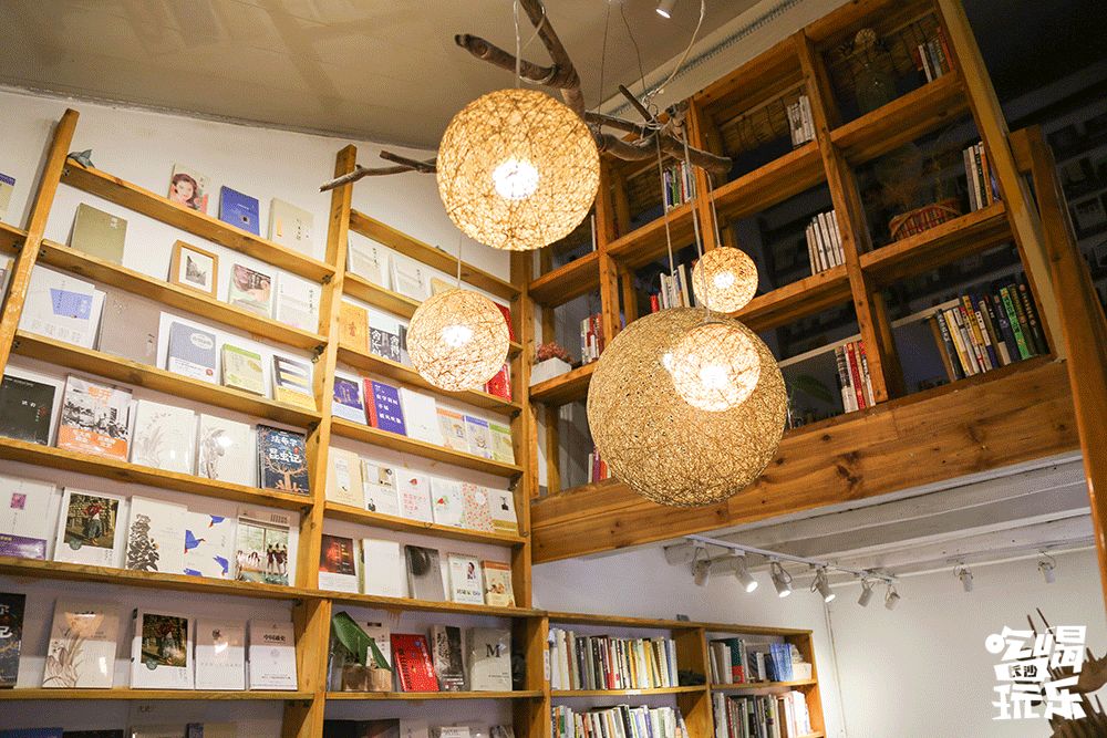 收藏!本期我们精选长沙14家宝藏书店推荐给你~