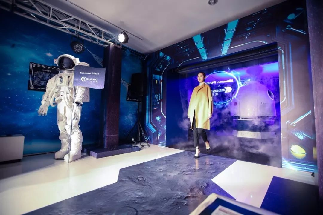 太空时尚秀,时尚与科技的碰撞视频