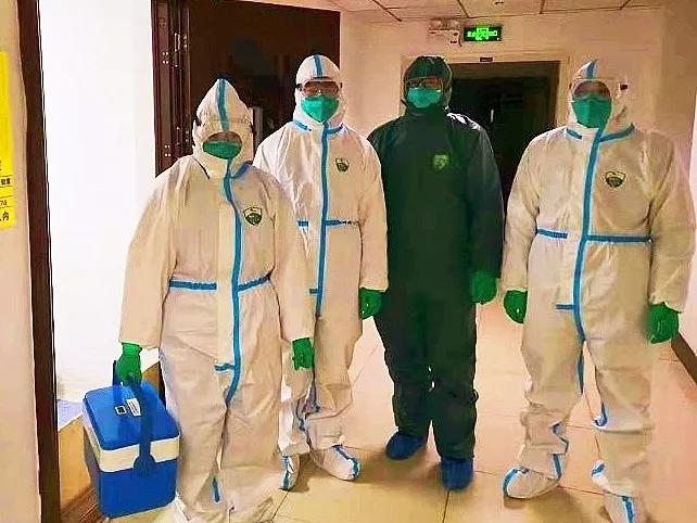 泪目妻子临终前,妻子去世亲人痛哭新闻