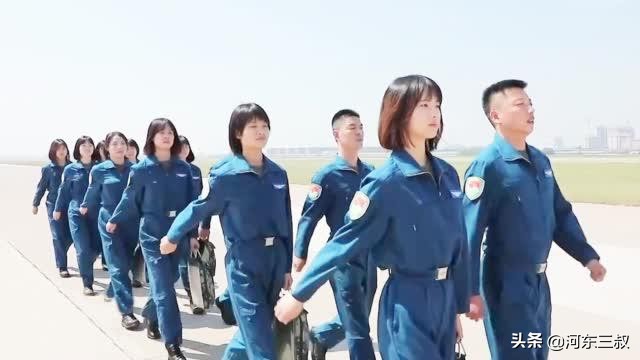 陆航小羚羊直升机,驾驶大国重器的陆航女飞行员是谁