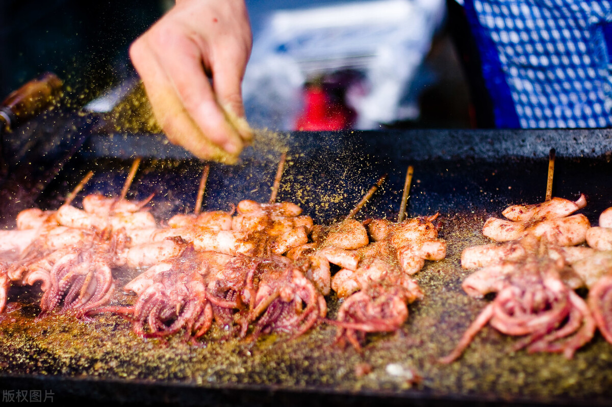 一家烧烤店一天卖5万,一家烧烤店一个月净赚60万