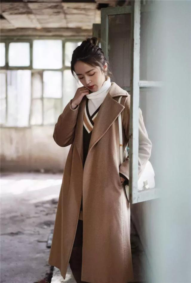 冬天来了卫衣怎么穿才好看,天冷了穿什么卫衣好看