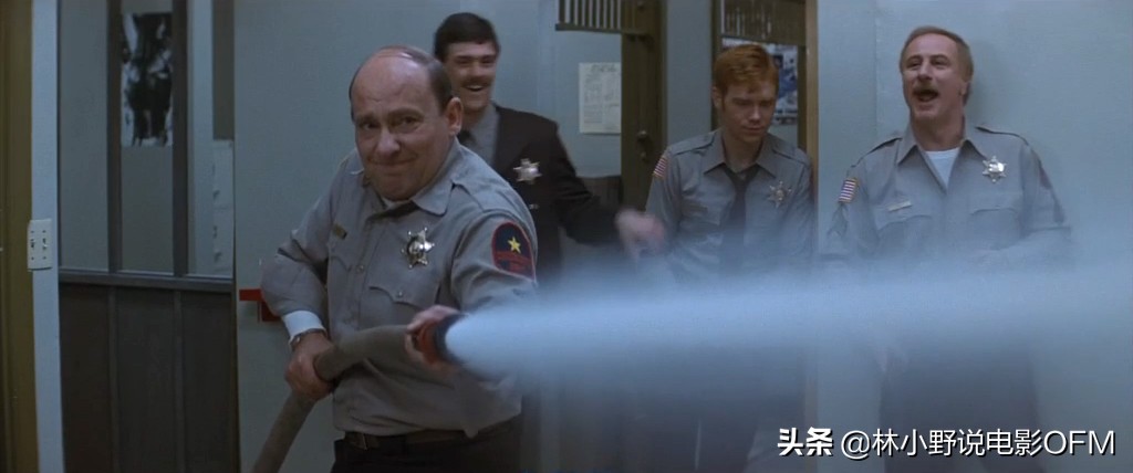 第一滴血是什么题材的电影,第一滴血最后一滴血完整版