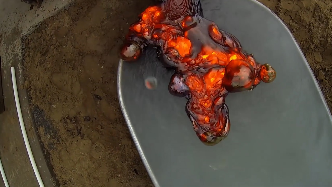 岩浆可以用水熄灭吗,岩浆能被水熄灭吗