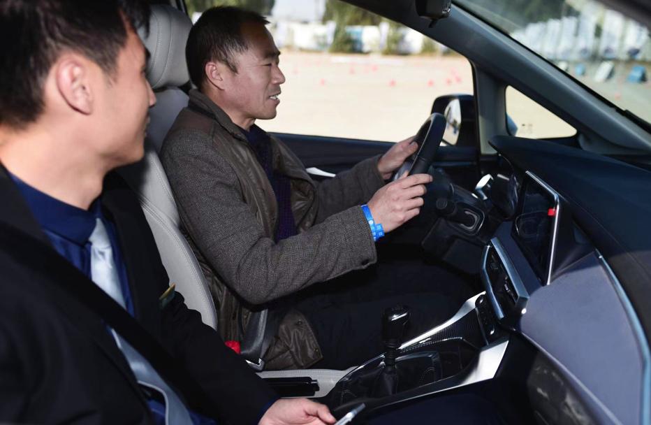 上汽大通g50这车怎样,上汽大通g50试驾视频手动挡