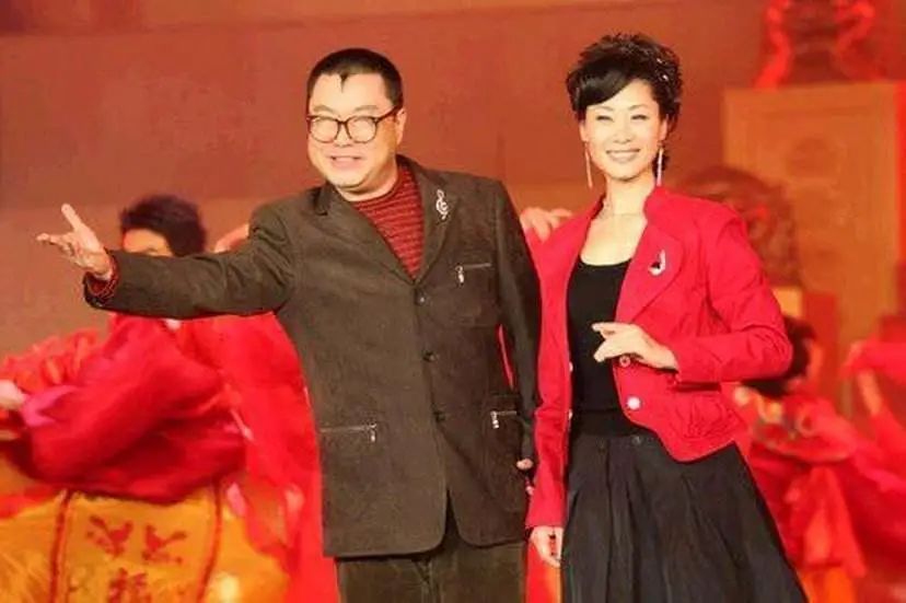 潘长江于文华尹相杰纤夫巧过河,尹相杰和于文华的小品纤夫的爱