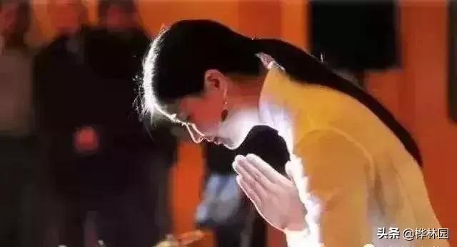 居士意思就是在家修行吗,居士需要奉行什么戒律