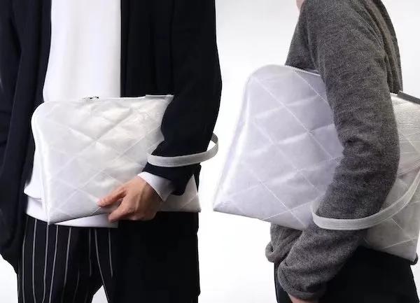 为什么日本人爱用透明伞,为什么日本大多是透明伞黑伞