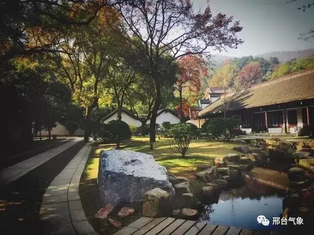 雷雨频繁是什么原因,雷雨经常出现在哪个季节