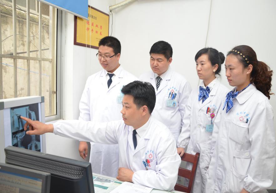 小针尖，大情怀，厉害了“钱神医”