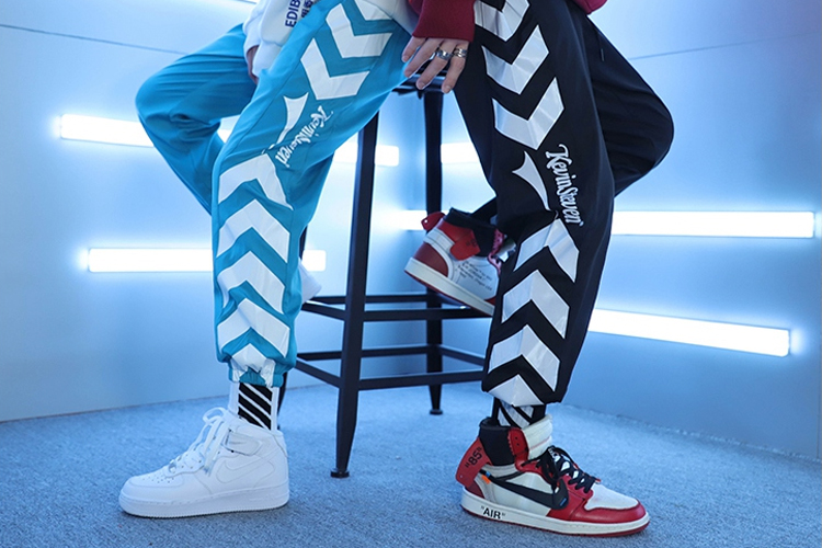 aj篮球鞋搭配什么裤子好看,什么样的宽松裤子配高帮aj好看