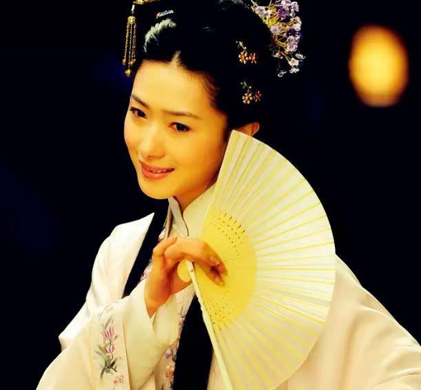 原本是如花美眷，终化作一缕柳絮飘萍