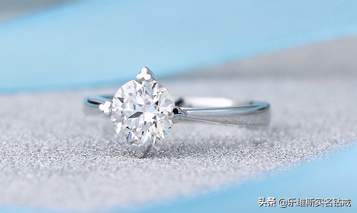 如何保证定制钻戒的戒指大小合适,定制戒指钻戒款式便宜