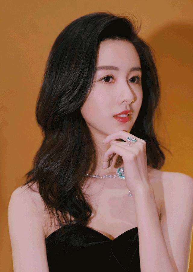 2020年最火发型蛋蛋卷,2020年最火发型钢夹烫