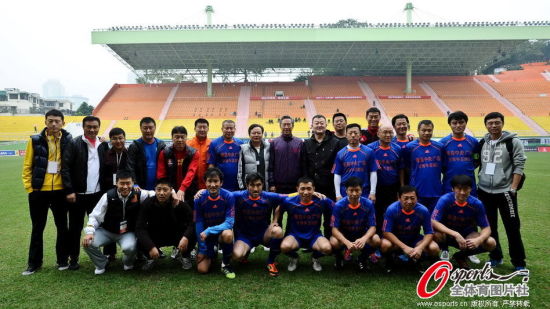 25岁做高尔夫球童,第一次做球童