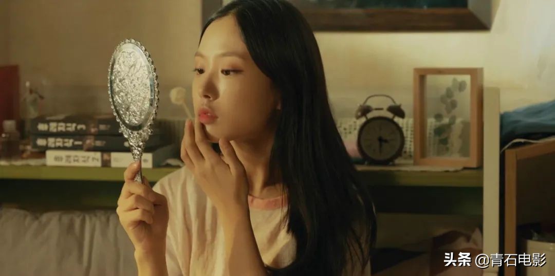 连续4天上榜，比《王国》尺度还大，不愧是一集30亿韩元的韩剧