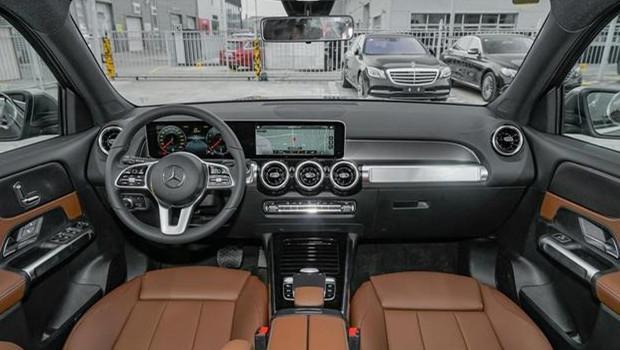 奔驰glb180新车落地多少钱,18款奔驰glb180落地多少钱