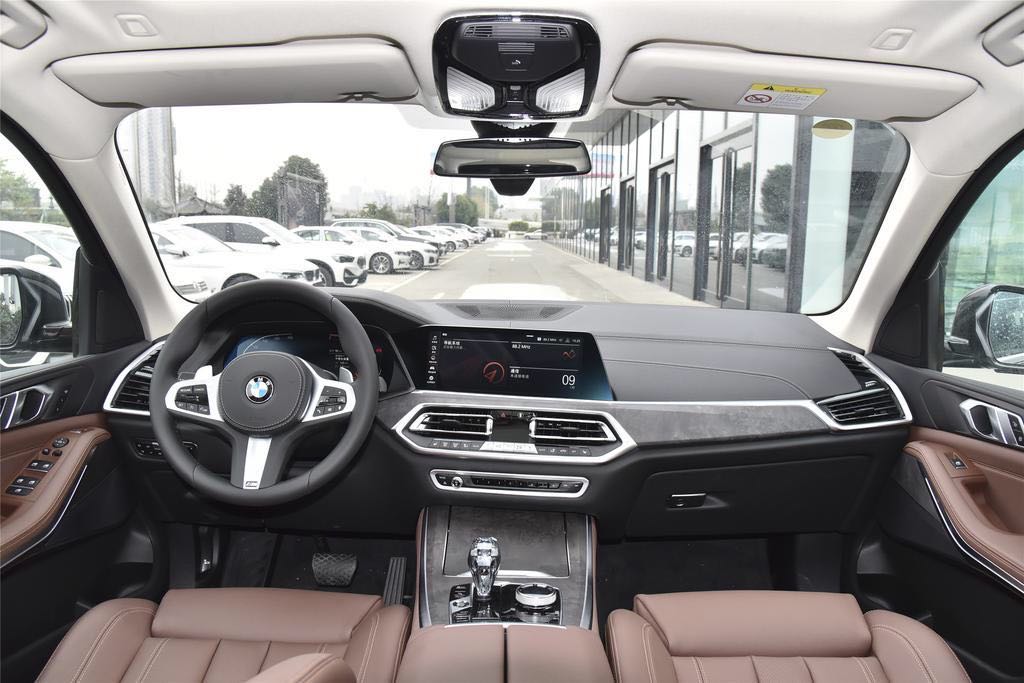 宝马x5试驾油耗,宝马x5最高配的七座碳蓝黑试驾