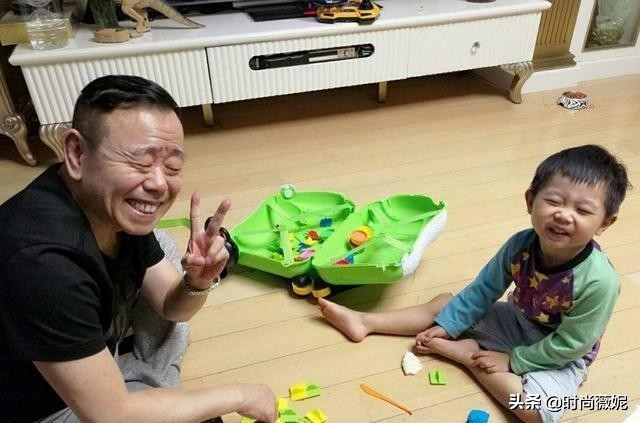 潘长江隔代遗传的特征,有一种隔代遗传叫潘长江