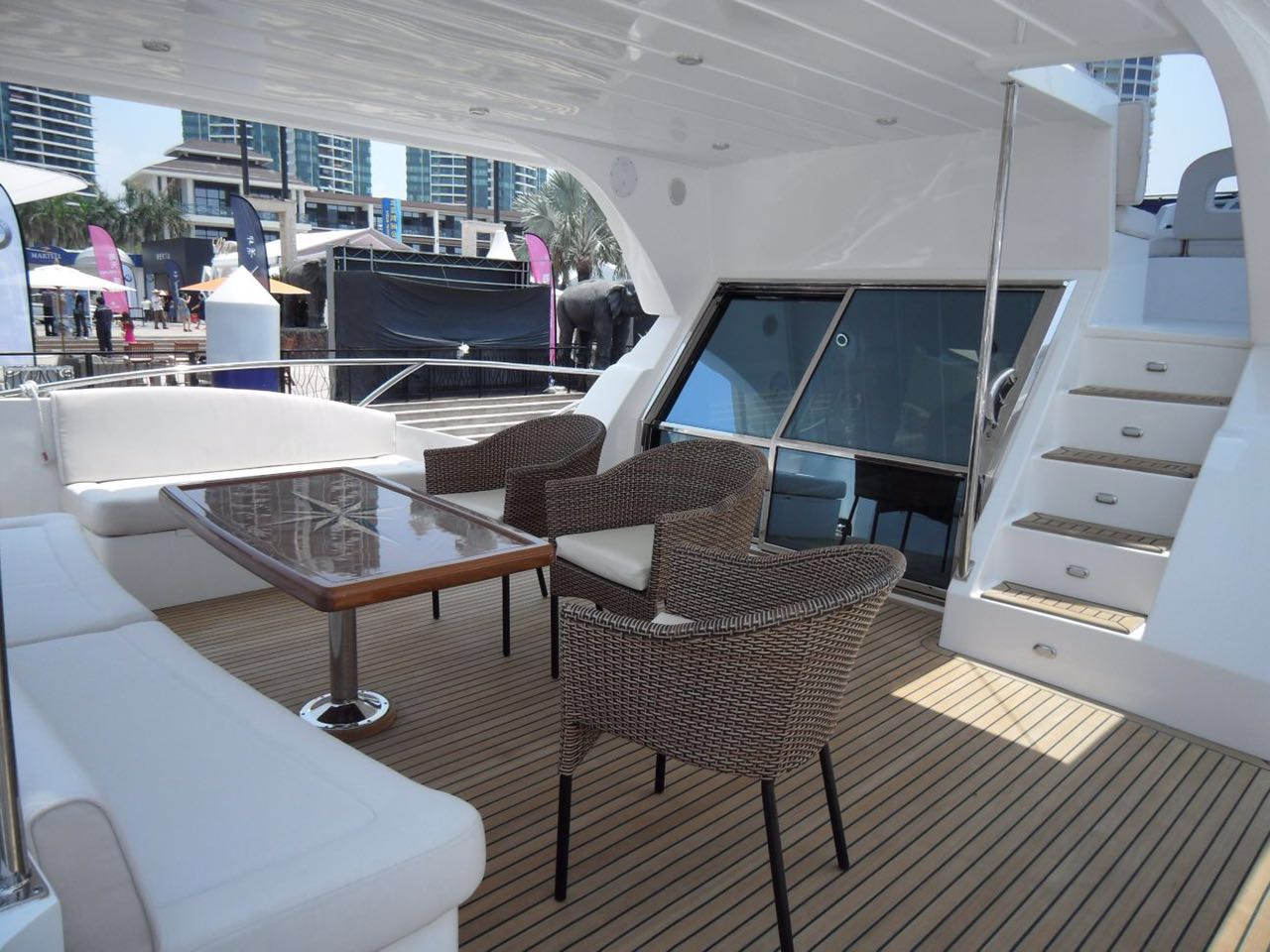 三亚游艇租赁出海哪个时间最好,三亚青旅出海游艇一日游158靠谱吗