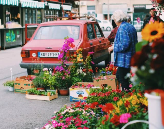 开花店怎样赚钱,成都开花店赚钱吗