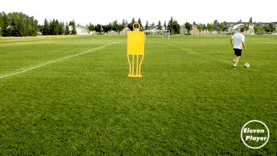 简单又实用的过人技巧足球,足球过人技巧空中摆动腿