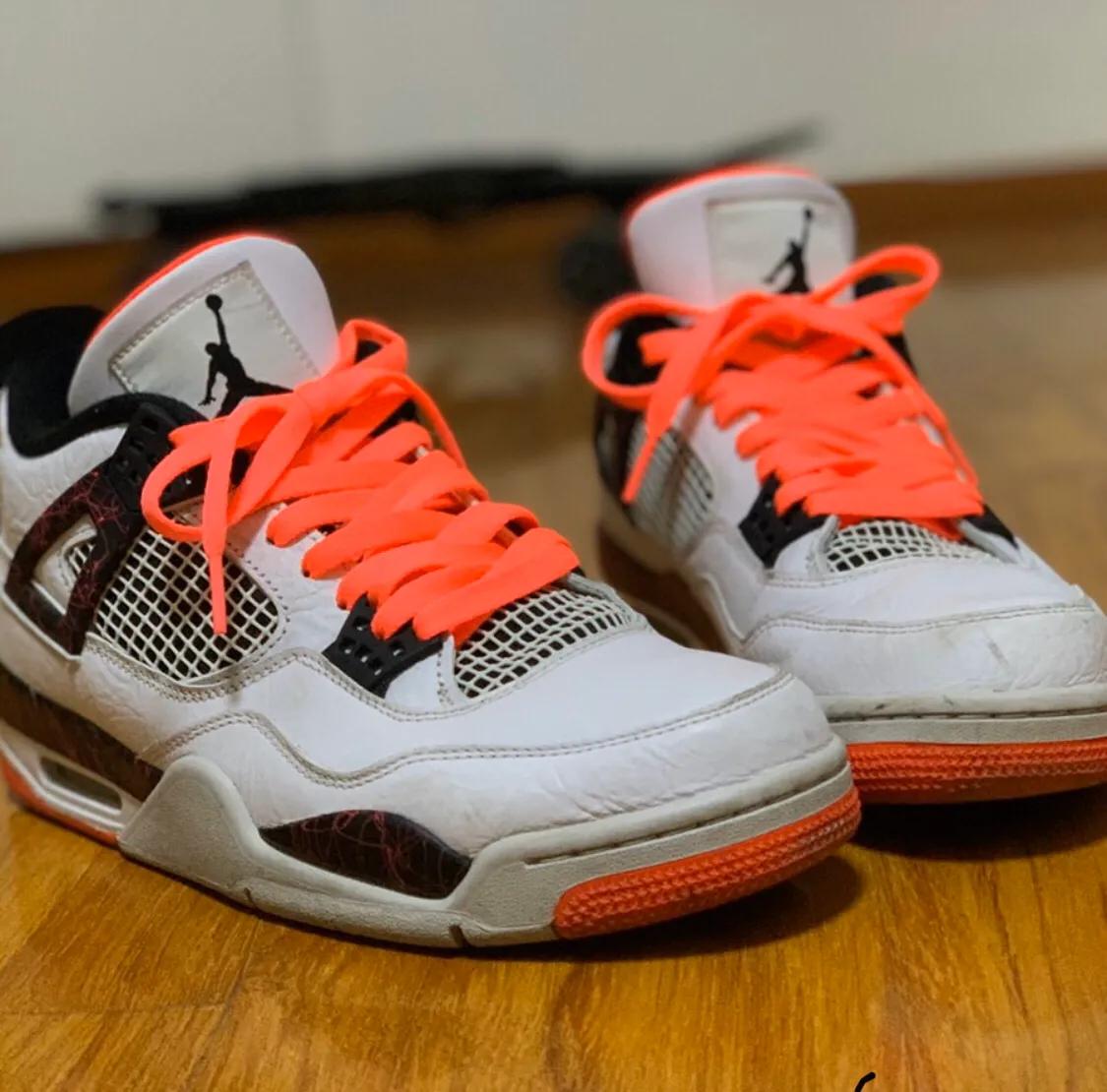 aj4热熔岩鞋码正常吗,aj4黑镭射和aj4热熔岩