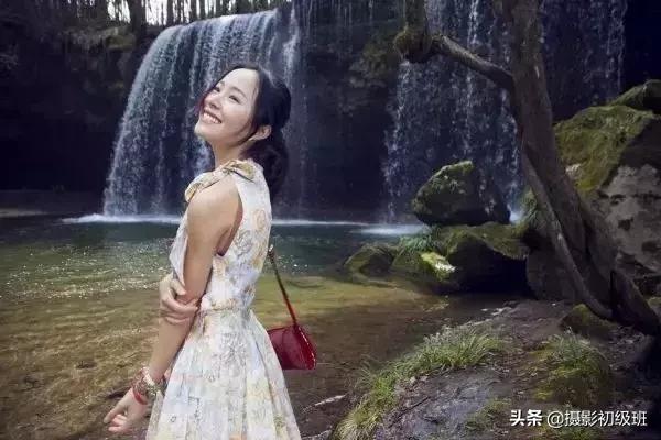 拍照怎么摆姿势更自然,如何拍照姿势不僵硬