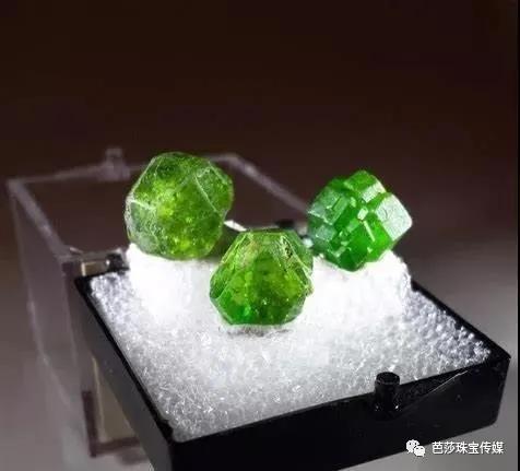 石榴石手链女三圈生辰石,新年第一款生辰石石榴石火爆上线