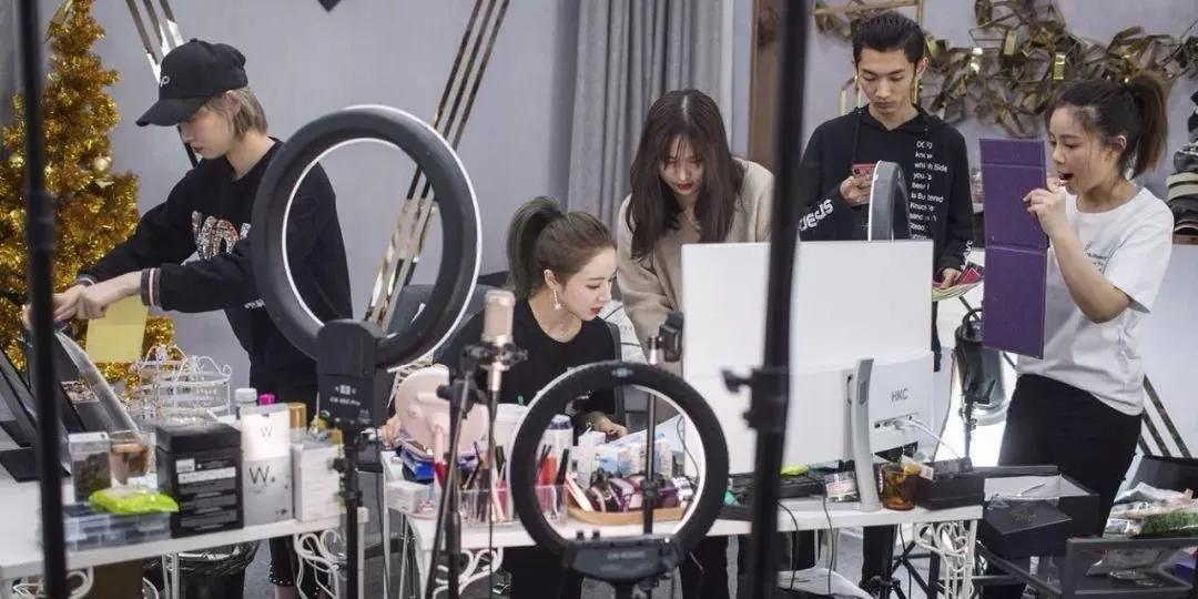 直播电商10个9个亏的原因,电商直播血亏12万的背后故事