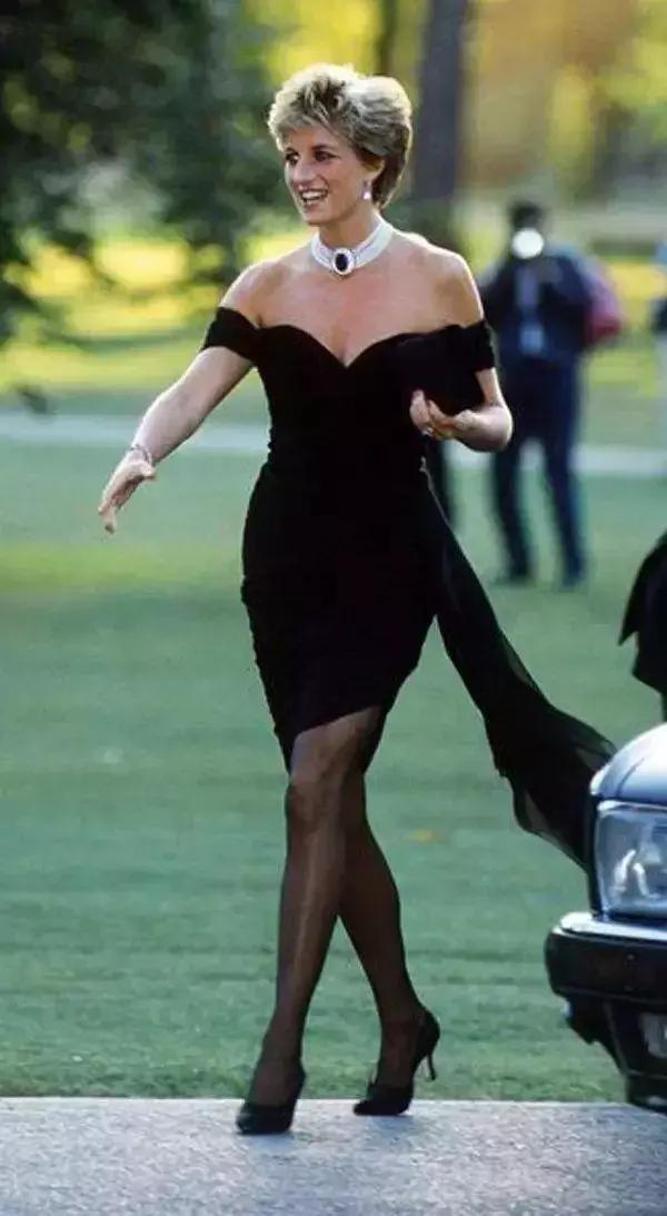 最先穿丝袜的国家,最早穿丝袜的人