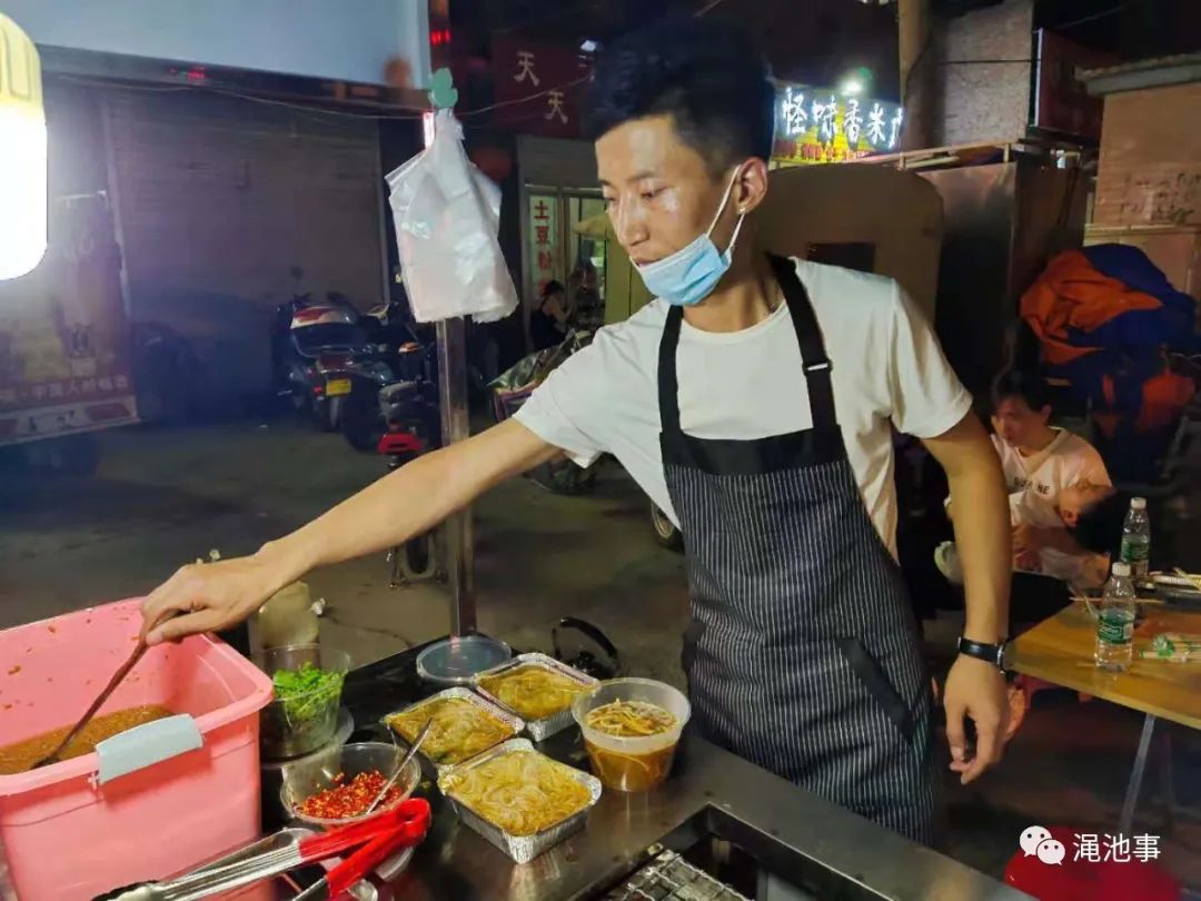 夜市摆摊烤粉丝,摆摊卖烤粉丝经历