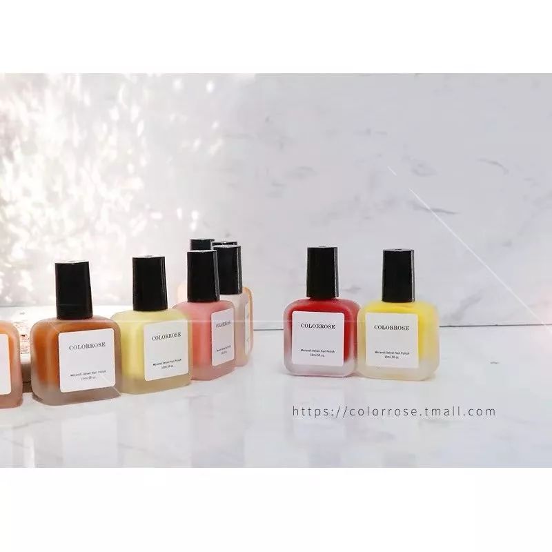 错过了蔡依林的美甲，但iu还来得及