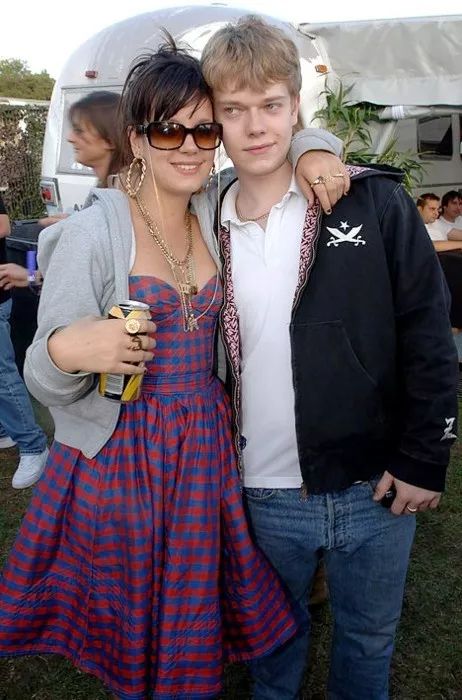 史塔克八年后的孩子,史塔克家几个孩子