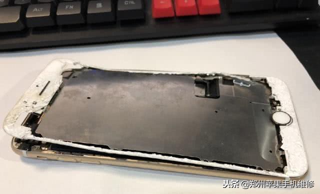 苹果7p重摔重启不开机,苹果手机摔开不了机多少钱修