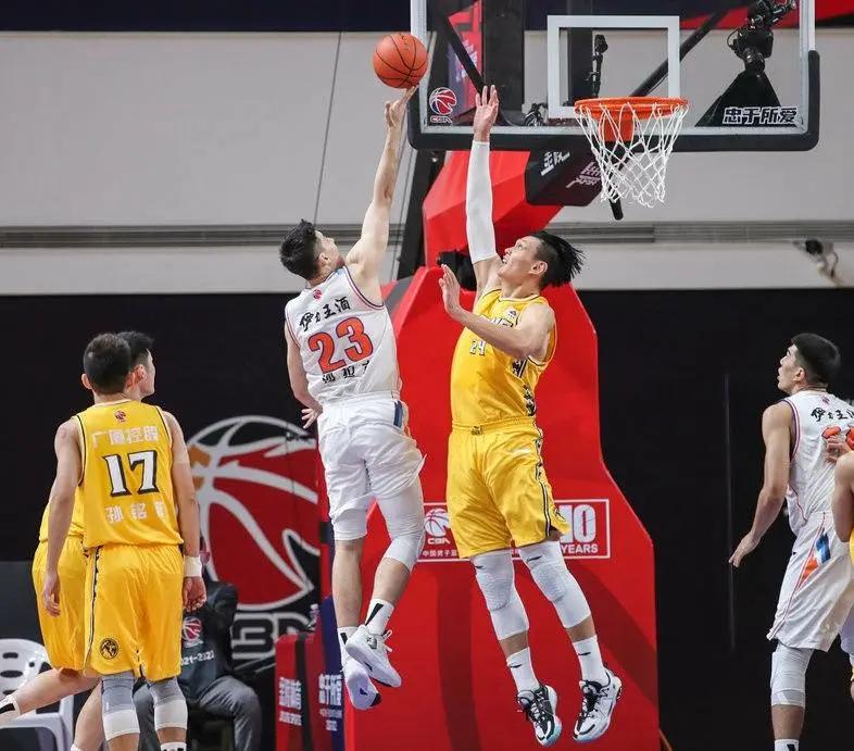 CBA集体穿李宁！除了这五位…