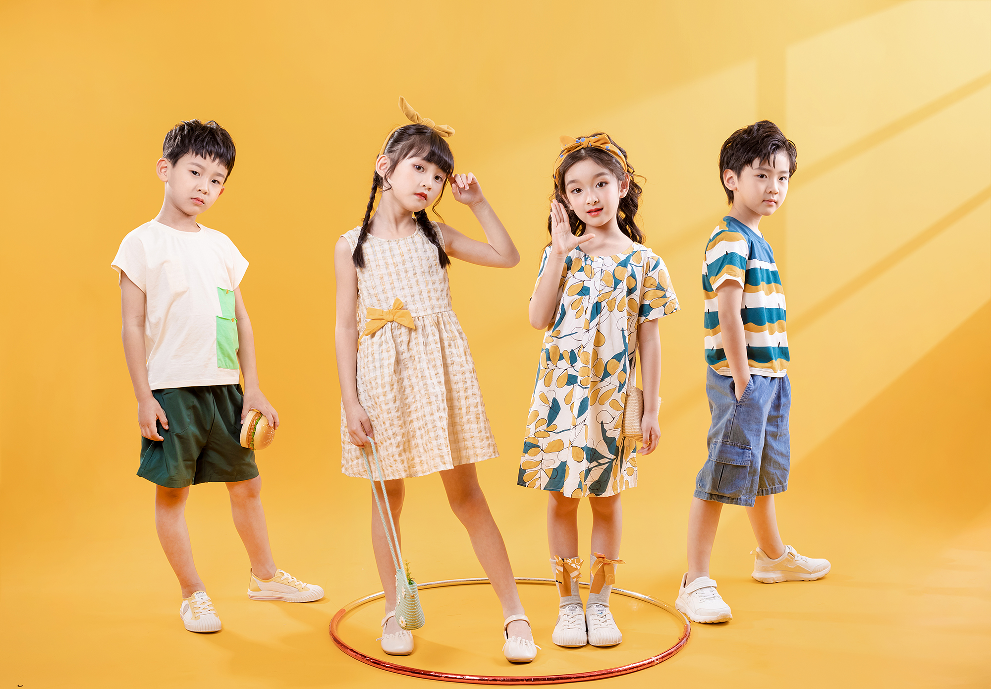 男生女生童装品牌加盟怎样盈利,开童装加盟店应该注意哪些细节呢