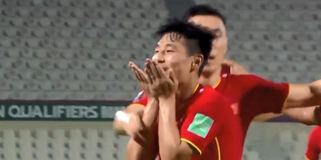 国足2球领先被追平,国足2-1逆转泰国武磊过人