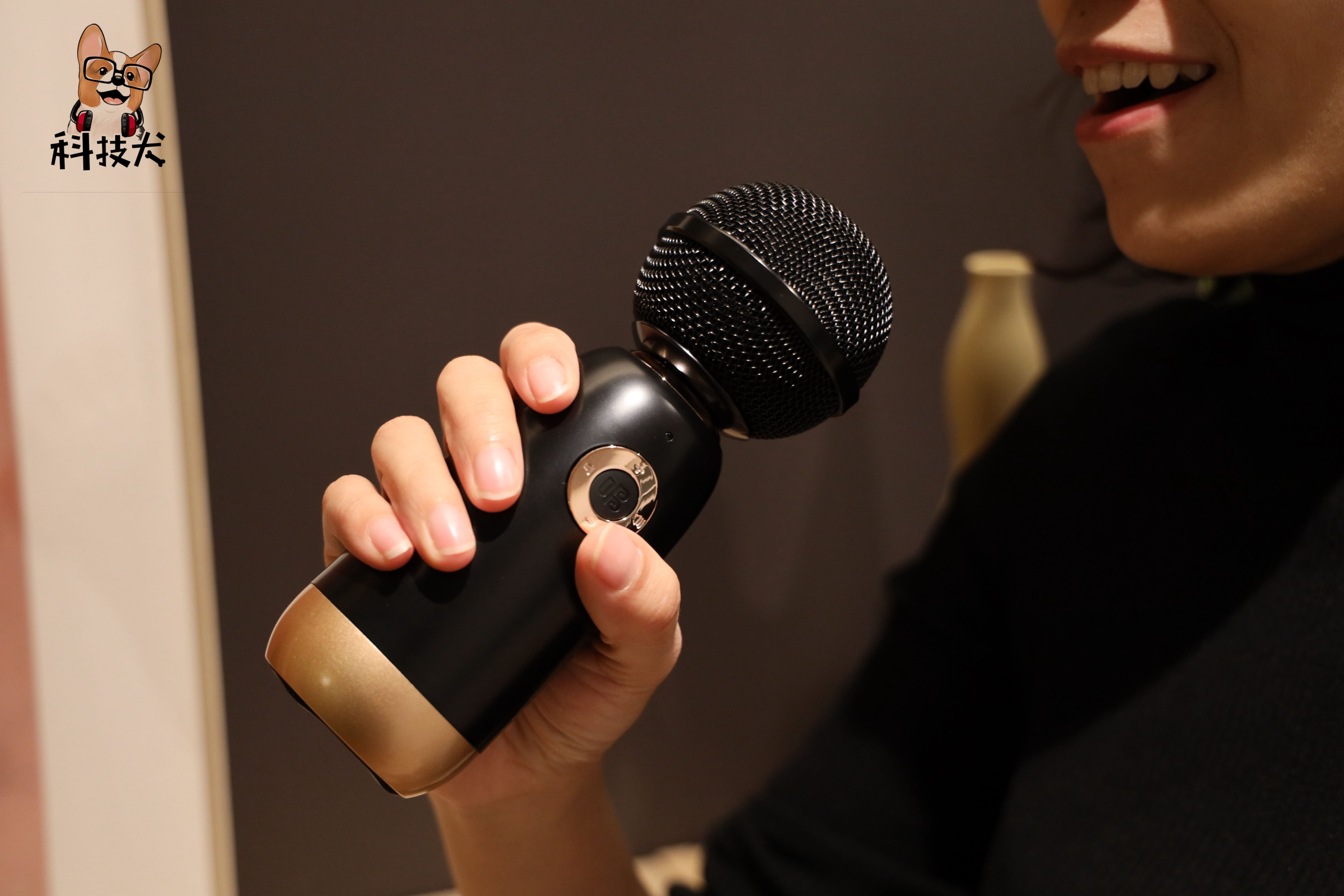 唱吧精灵麦克风q3插电脑当麦克风,唱吧精灵麦克风q3有伴奏吗