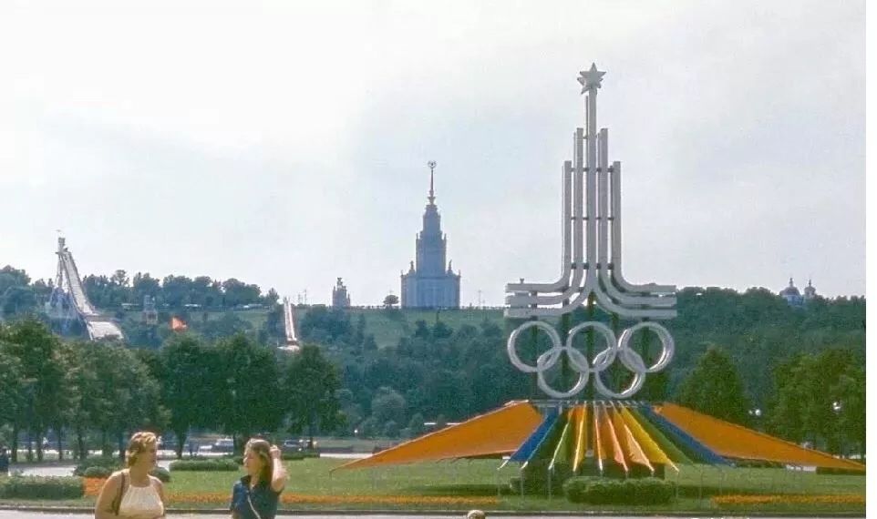 俄罗斯人永远离不开三道杠