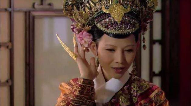 后宫的娘娘为什么要戴指甲套,清代后宫的指甲套