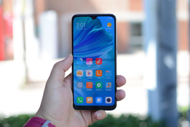 顶级小米沦为千元机！索尼IMX586+屏幕指纹，还有大电池和高颜值