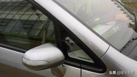 老车钥匙忘车里了砸哪个玻璃最好,车钥匙丢了砸哪个玻璃