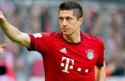 莱万是真正的巨星状态最稳定的,莱万现在到哪支球队了