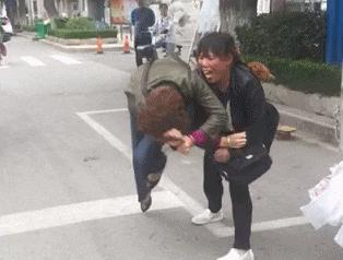 搞笑gif你们这些城里人太会玩了,搞笑gif逗比的世界你永远理解不了