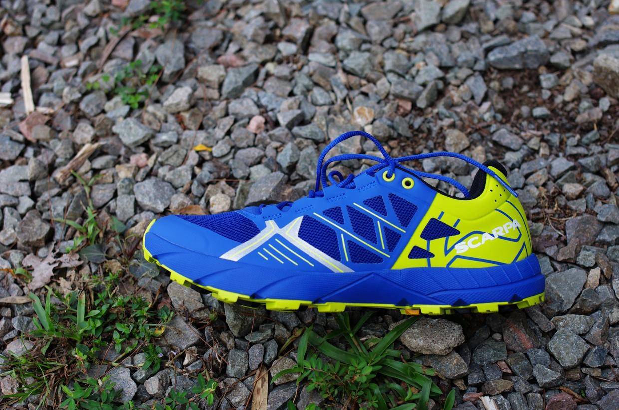 可玩性和实用性极高的跑鞋,既有缓冲又有支撑性的跑鞋推荐